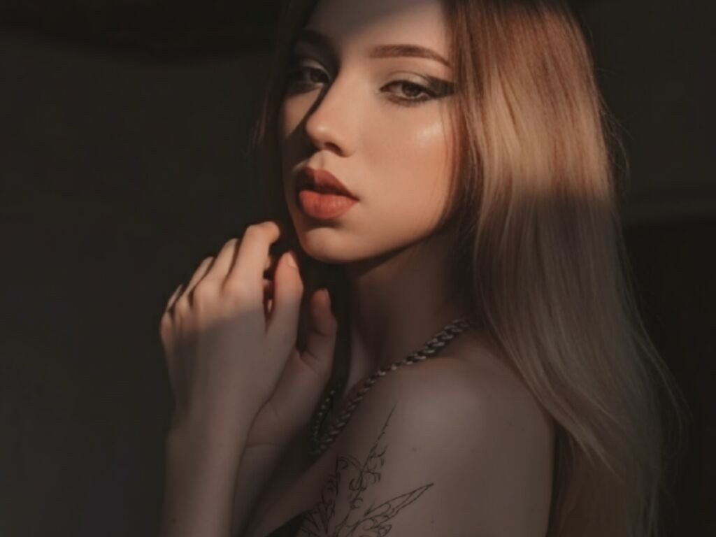 ValkaRosselli nude cam model profile photo