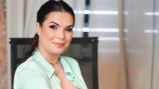 VanessaReiten 33 female hot cam model profile