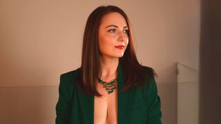 VarvaraMori 36 female mature erotic cam model profile