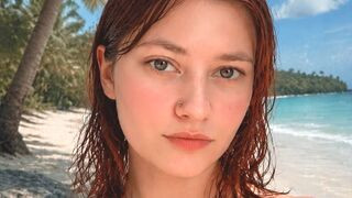 VelvetFl 20 female sexy cam model profile