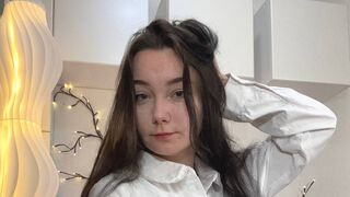 VenaMarrier 22 female hot cam model profile