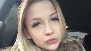 VeronicaBarks 19 female hot cam model profile