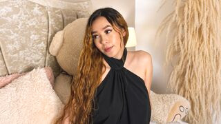 VeronicaDilucas 19 female sexy cam model profile