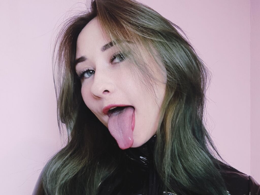 VikaCheers nude cam model profile photo