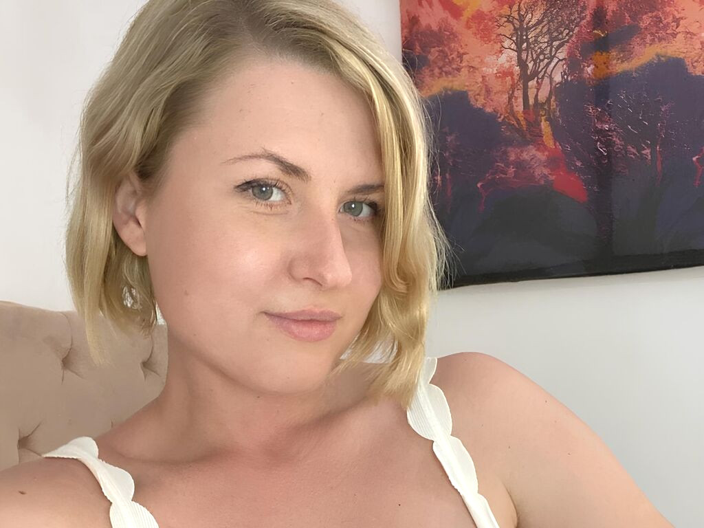 VioletAshi naked cam model gallery photo
