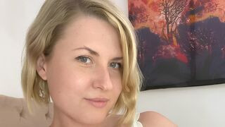 VioletAshi 34 female sexy cam model profile