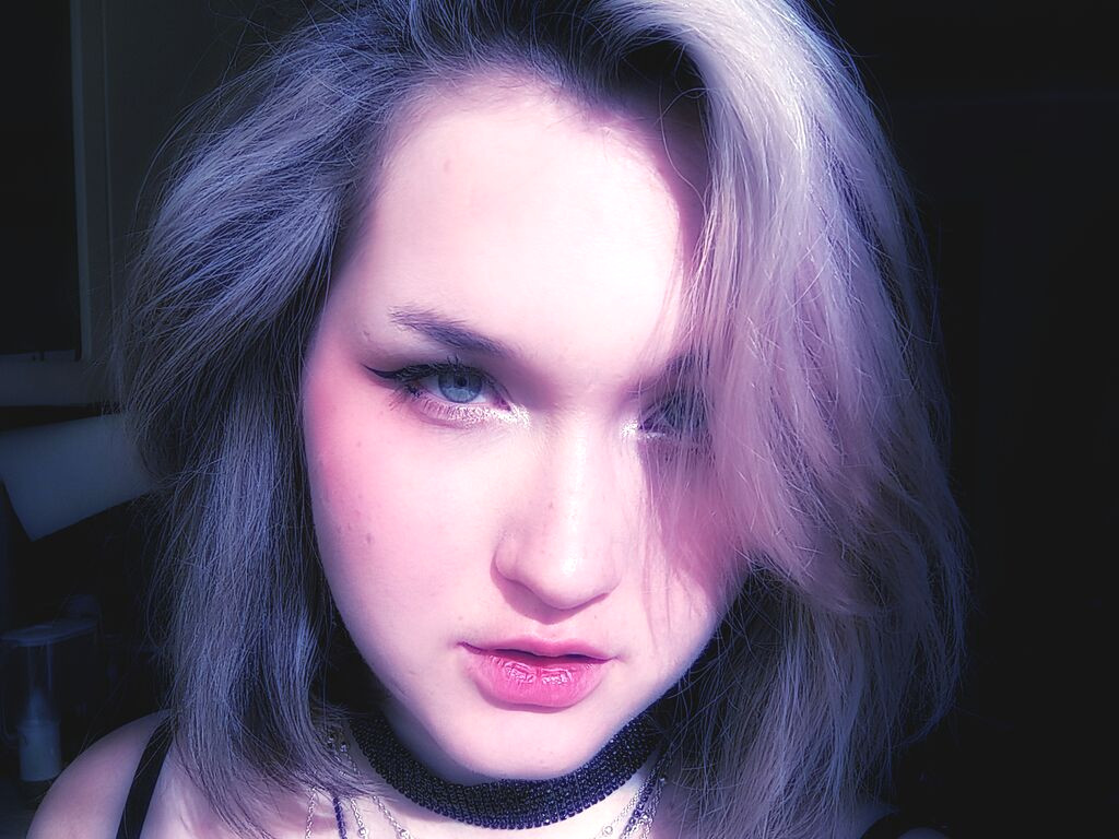 ViolettWoods nude cam model profile photo