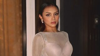 VivianaThots 18 transgender live cam model profile