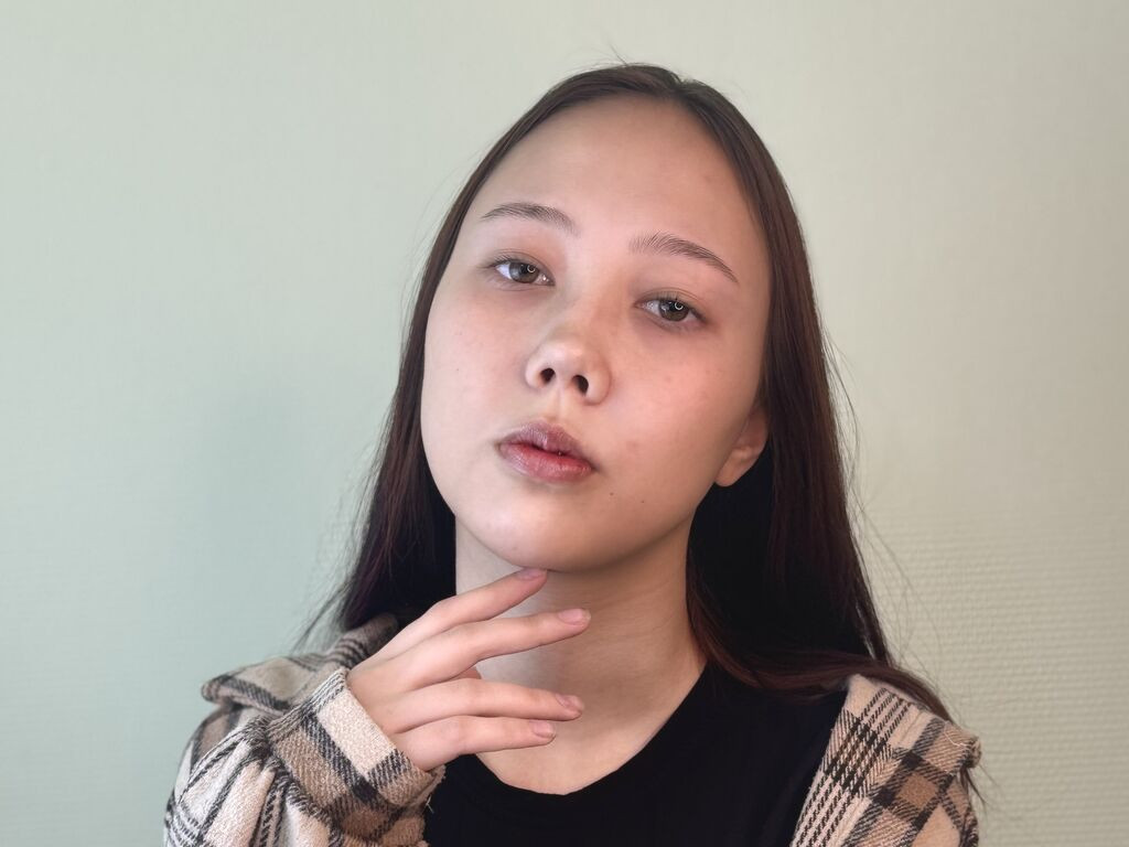 VivienGheewala nude cam model profile photo