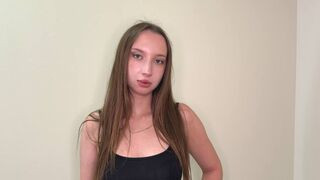 WavaHascall 18 female nude cam model profile