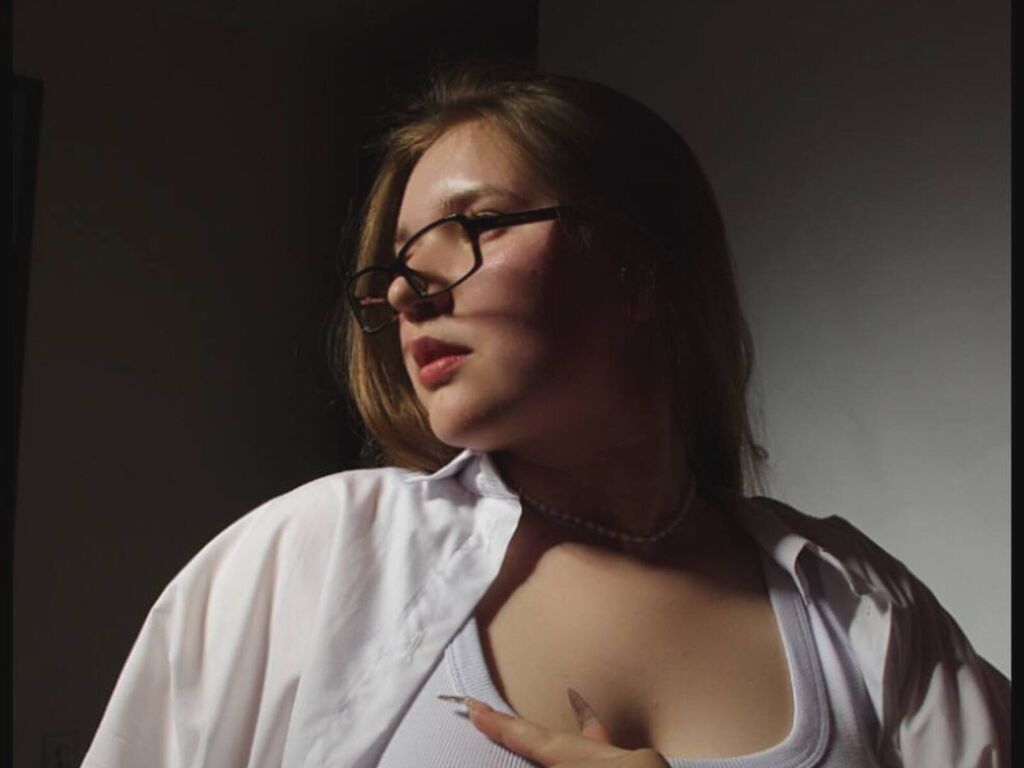 WhiteeChloee Nude