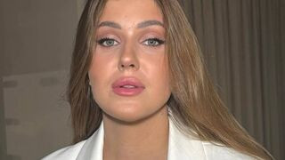 WilliaDoty 18 female nude cam model profile