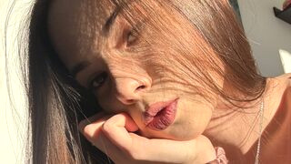 XeniaAlameida 18 female live cam model profile