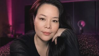 YanisLau 36 female hot cam model profile