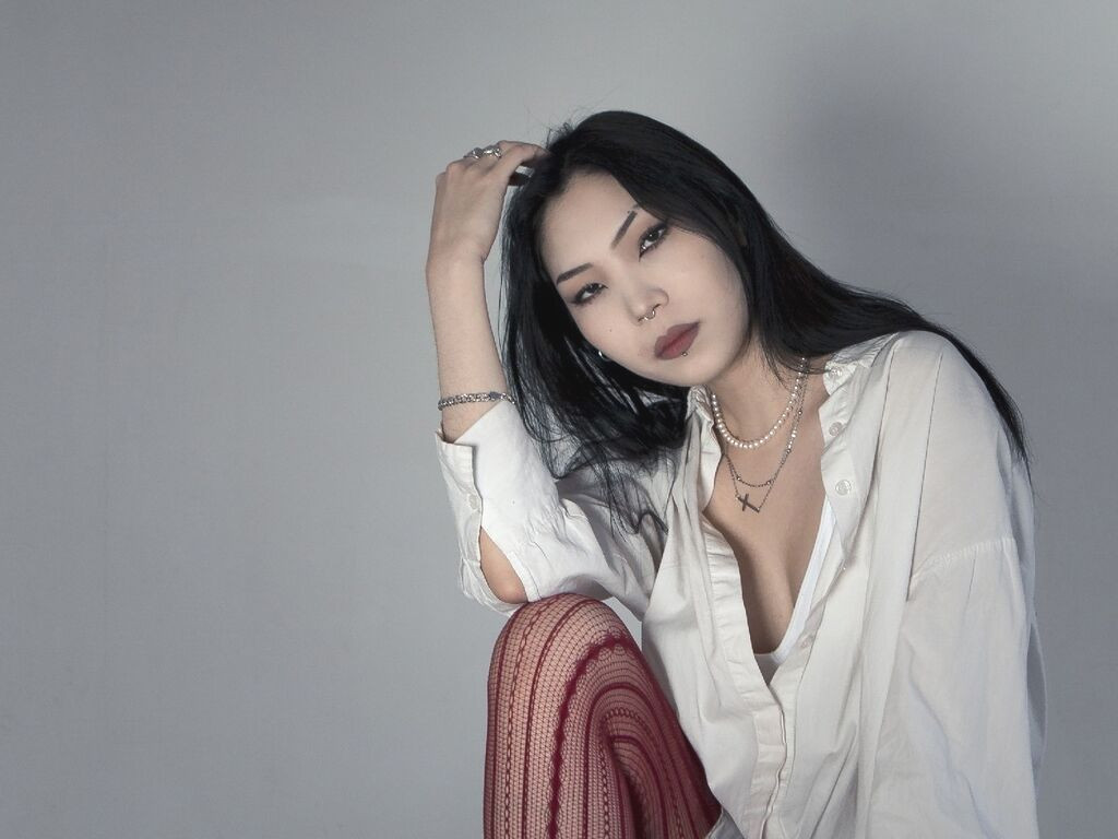 YeseniaCousens nude cam model profile photo