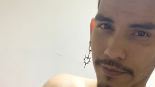 YoswellDom 30 male strip related cam model profile