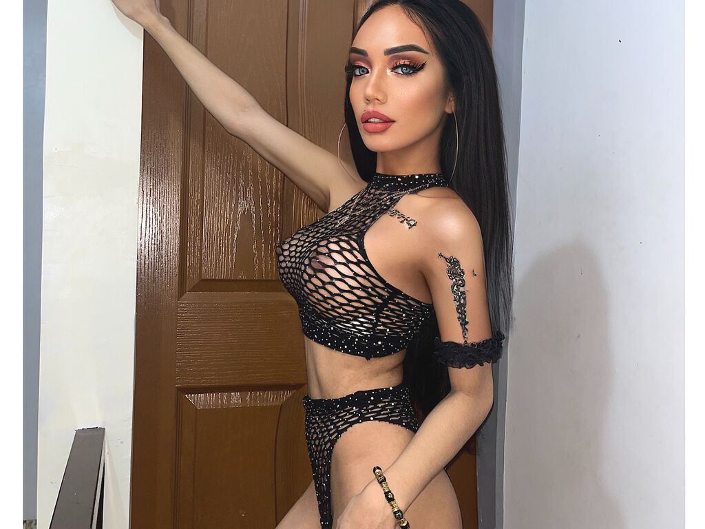 YsabellaFamurri naked cam model gallery photo