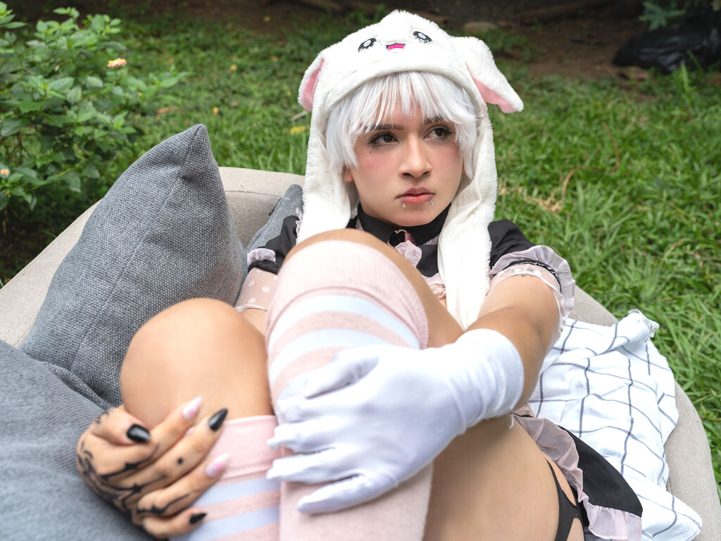 YuriKay naked cam model gallery photo