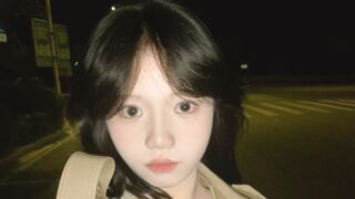 YuyanXie 20 female live cam model profile