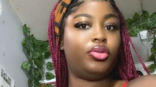 ZaraLure 26 female live cam model profile