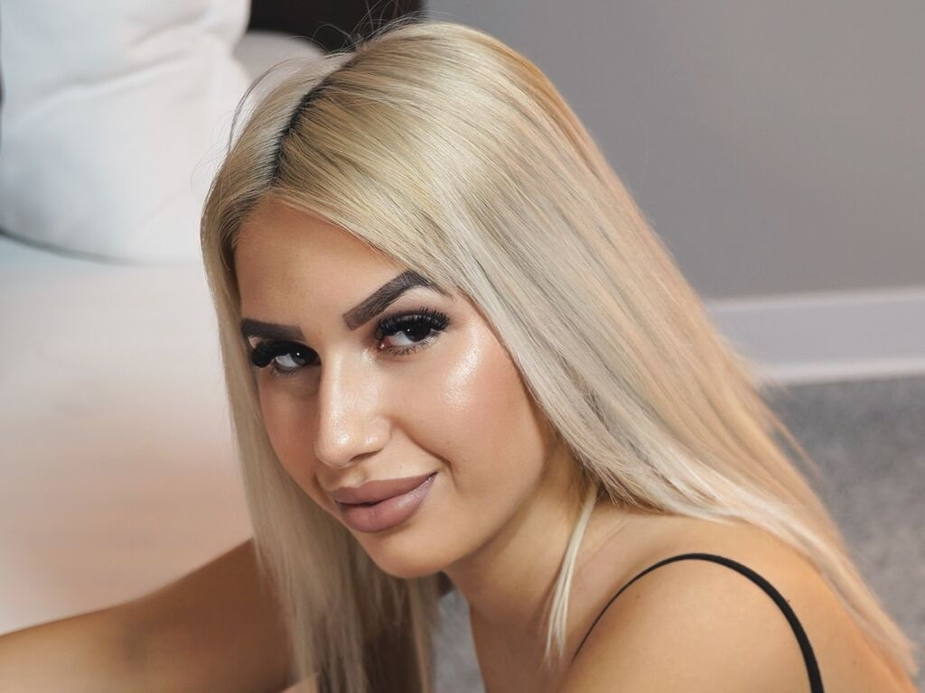 ZaraSpice naked cam model gallery photo