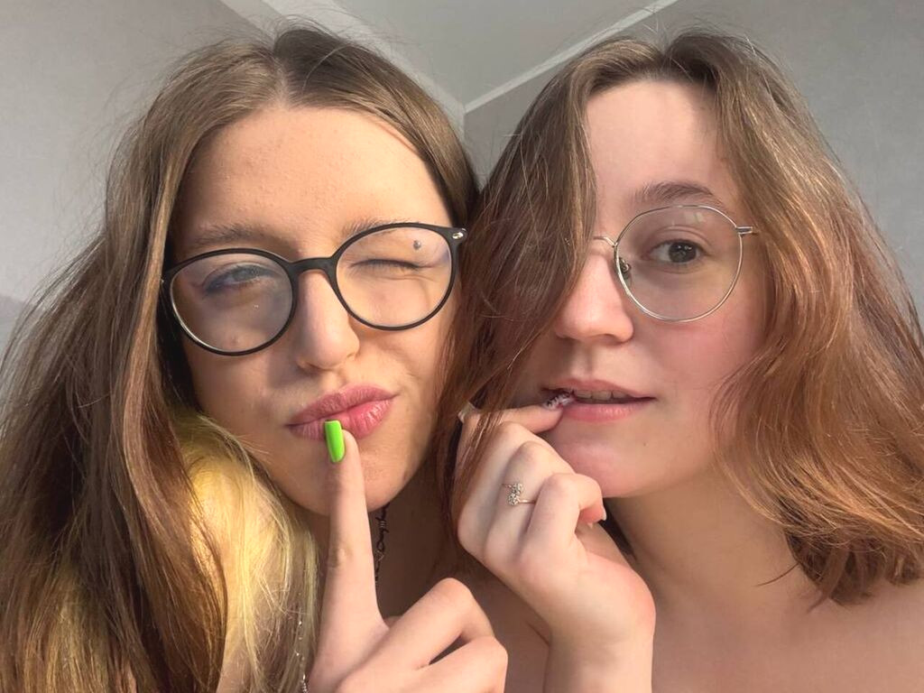 ZeldaAndLynna Naked
