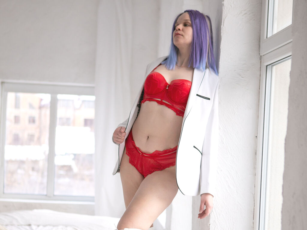 Zlaya Naked