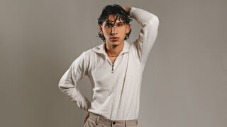 axelalvareez 22 male live related cam model profile