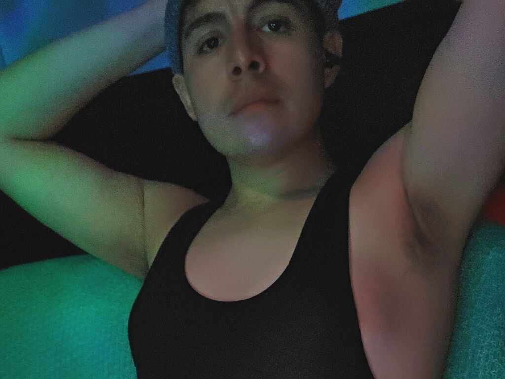 boyToyyy nude cam model profile photo