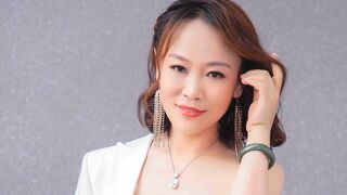 lisayan 43 female live cam model profile